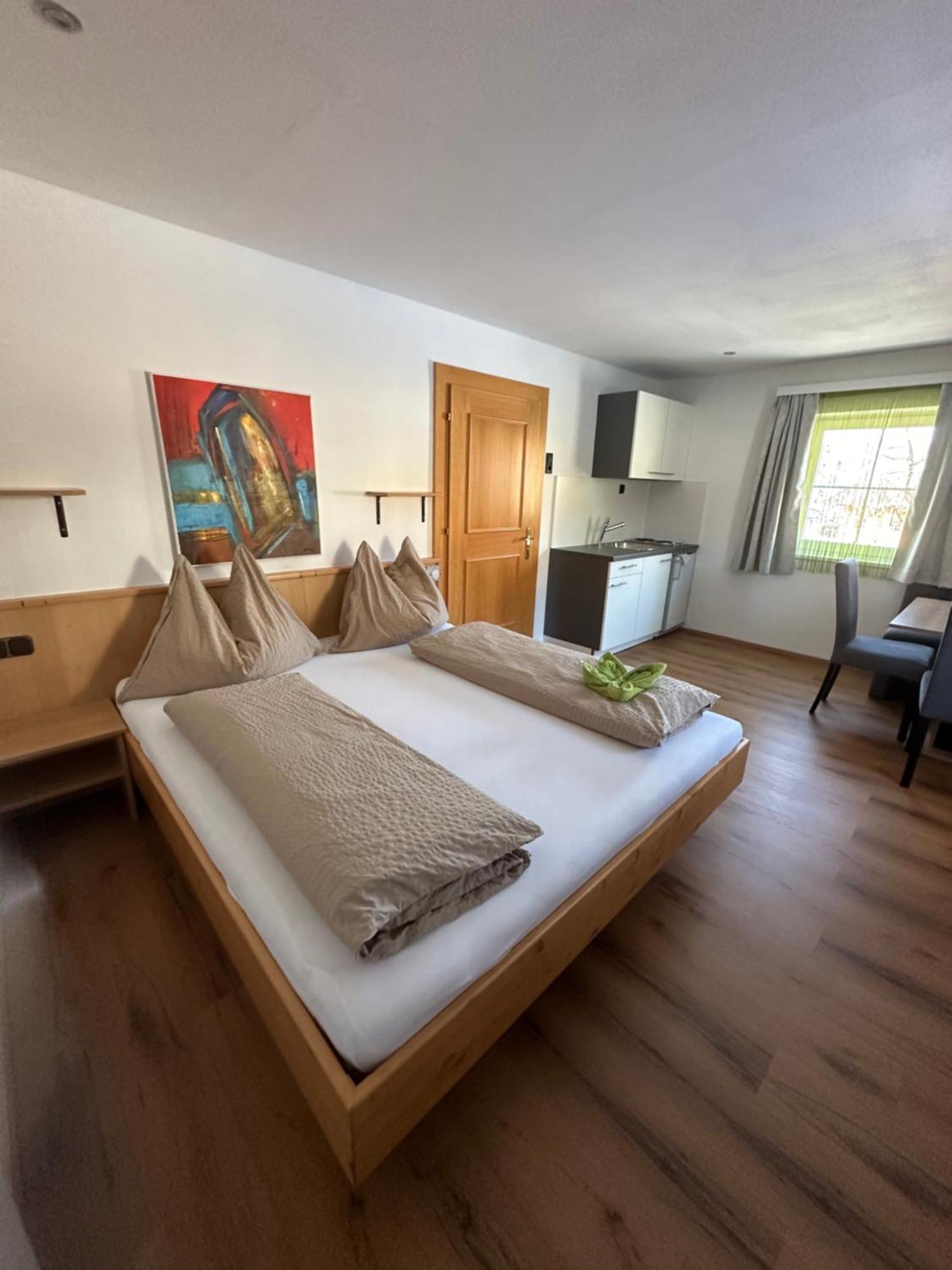 Fruehstueckspension Alpenrose Bed & Breakfast Iselsberg Exterior foto