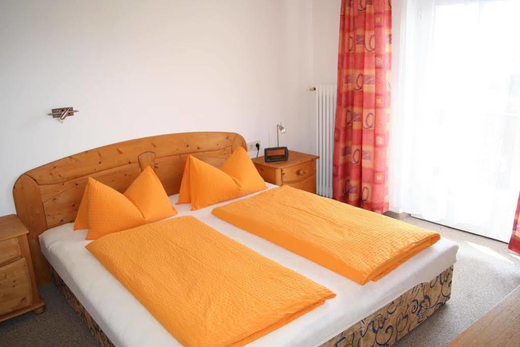 Fruehstueckspension Alpenrose Bed & Breakfast Iselsberg Exterior foto